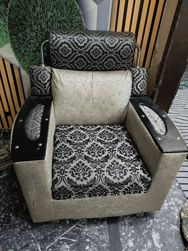 3,2,1 sofa seater set for sale 3