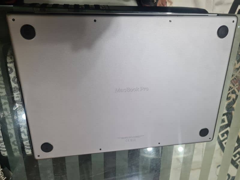 APPLE Mackbook Pro m3  16 inch 18gb/1tb ssd 6