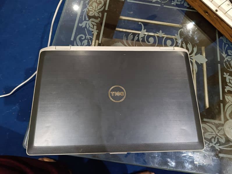 Dell Latitude E6520 1