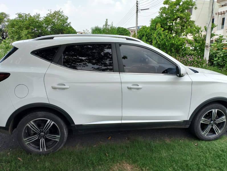 MG ZS 2021 9