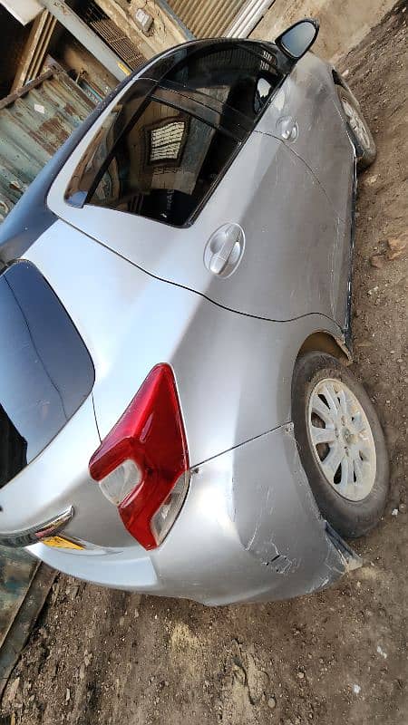 Toyota Vitz 2015 4