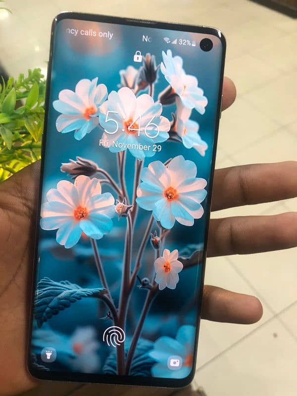 samsung s10-8/128 u model 0