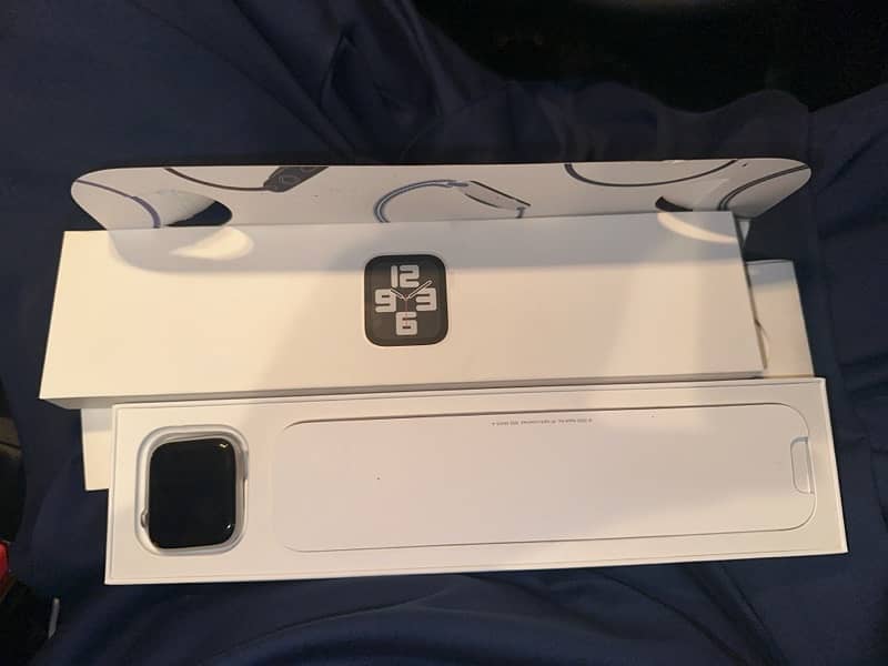 Apple Watch Series SE Generation 2 44mm 0