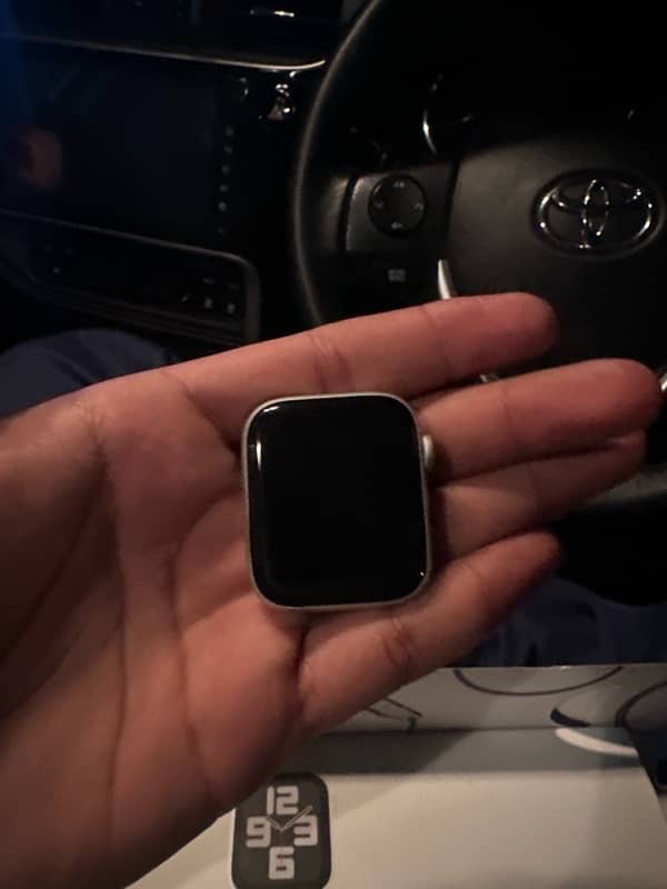 Apple Watch Series SE Generation 2 44mm 1