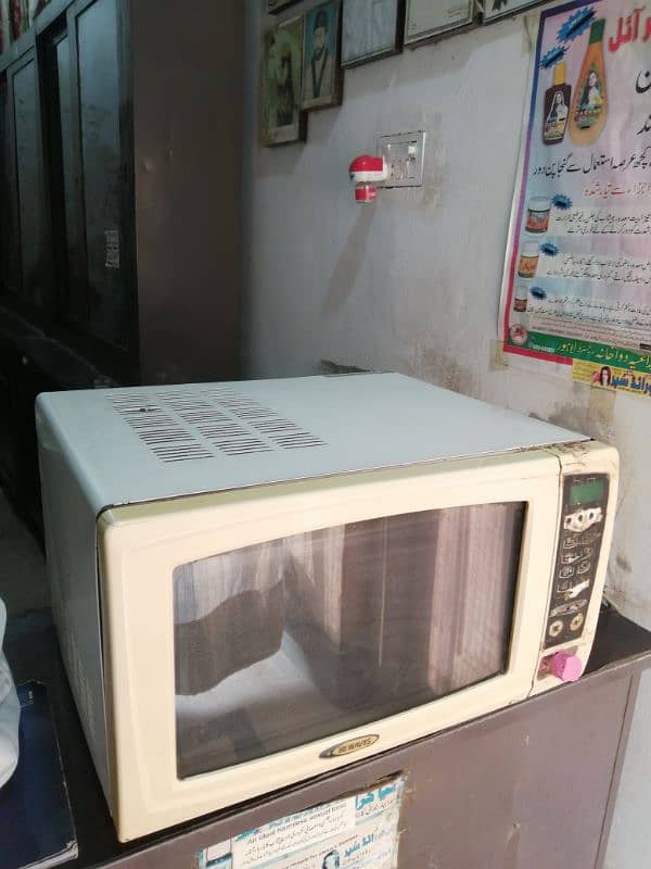 Electric oven for sale. 03004724941 1