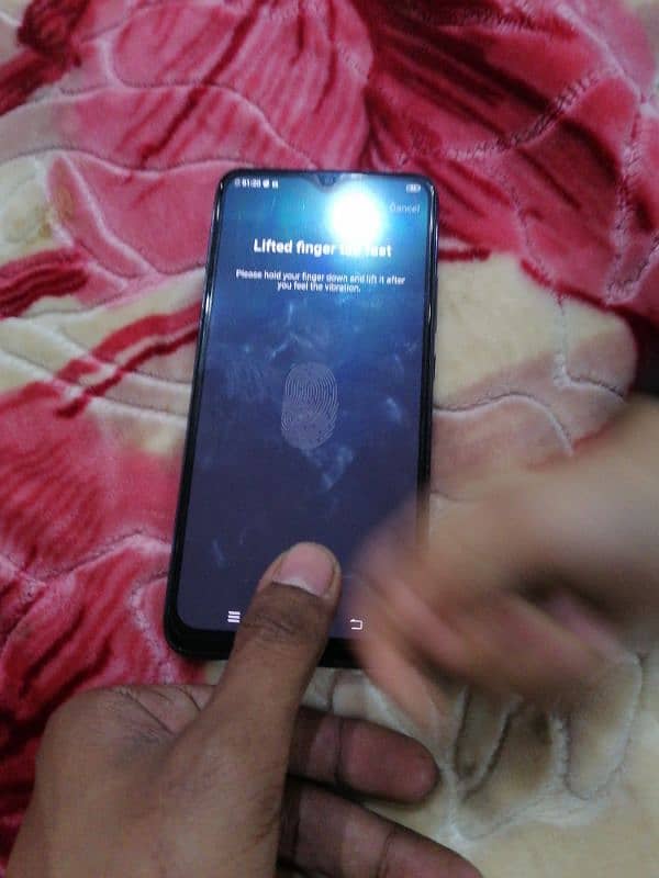 8 gb 256 gb screen fingerprint  urgent dele 23000 5