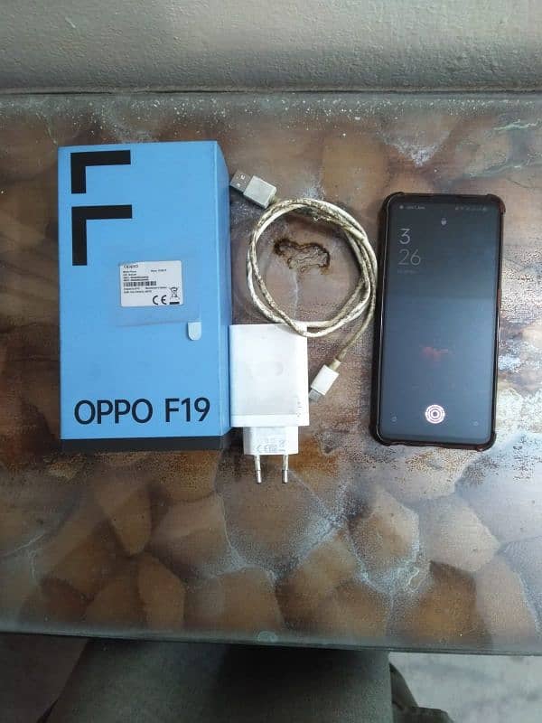 OPPO f 19 0