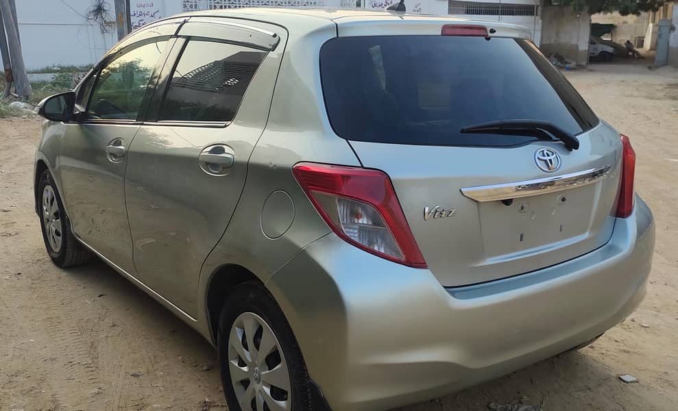 Toyota Vitz 2011 6