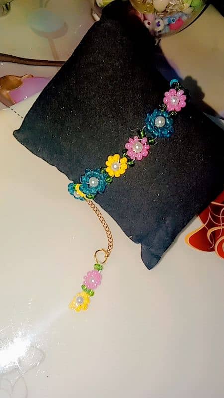 Flowers beads Bracelet. 4