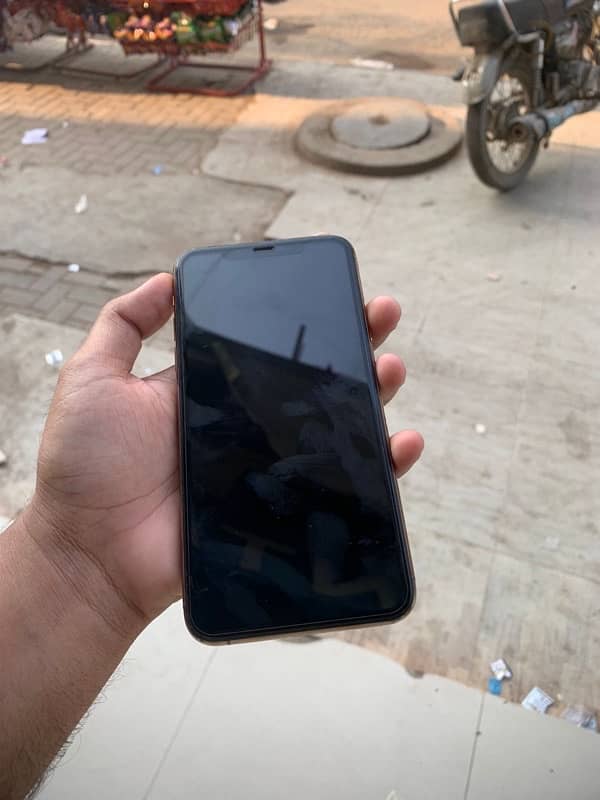 Iphone 11pro max 64gb non pta 4