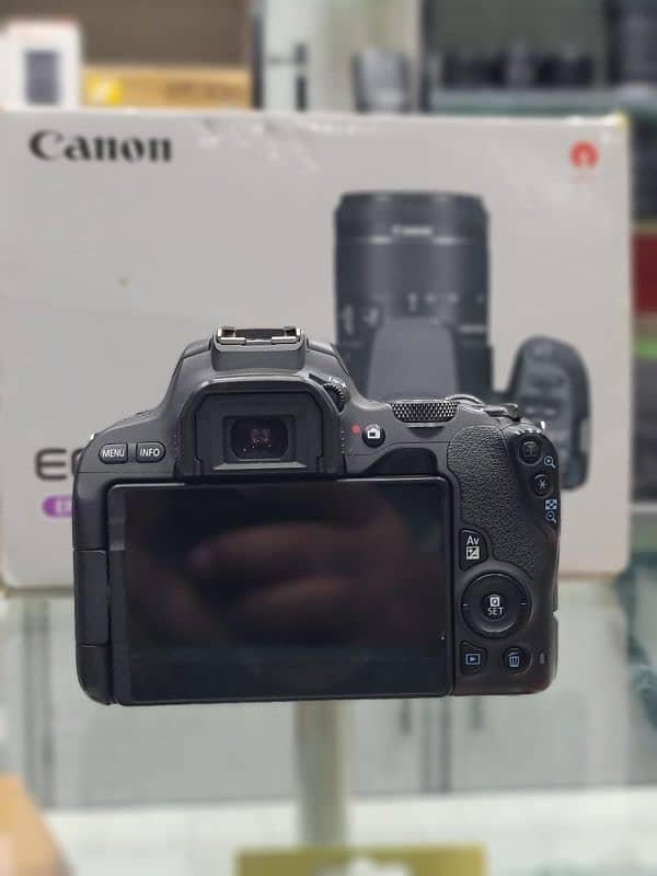 Canon 200d 18-55 IS STM 1