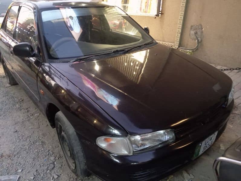 Mitsubishi Lancer 1993,vry good ptrl avg,1300cc. scrachless 0