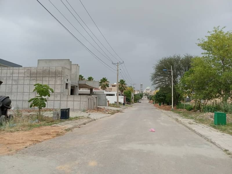 10 Marla Corner Prime Location Plot For Sale In Zaraj Housing Scheme Front Open 3