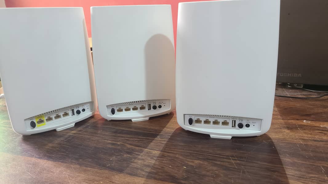 NETGEAR Orbi 50 | AC3000 Tri-Band Whole Home Mesh WiFi System With box 4