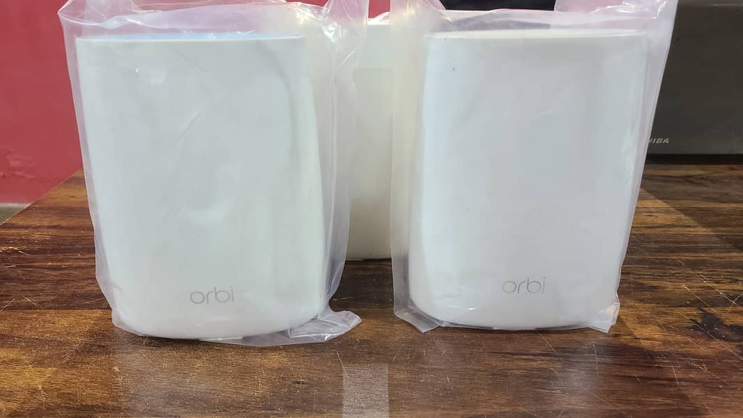 NETGEAR Orbi 50 | AC3000 Tri-Band Whole Home Mesh WiFi System With box 10