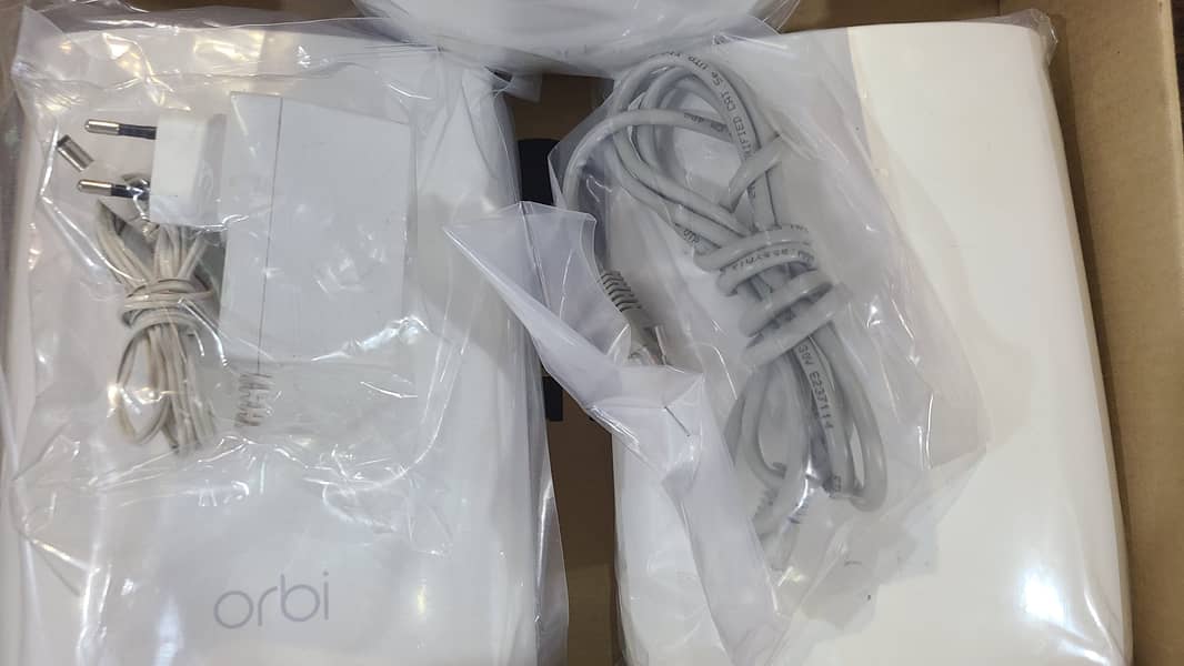 NETGEAR Orbi 50 | AC3000 Tri-Band Whole Home Mesh WiFi System With box 16