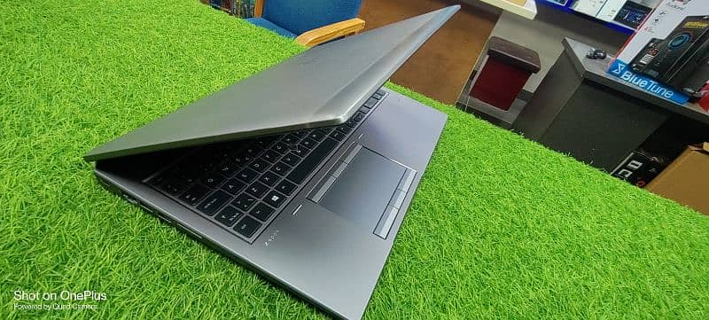 Hp zbook core i7 8th genration  4 gb card p2000 withh warranty 9