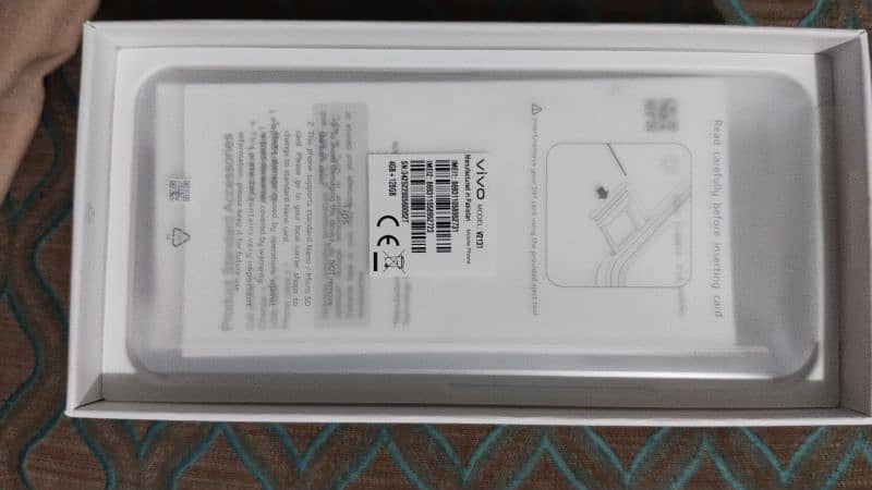 vivo y21t good condition with original box and charger 3