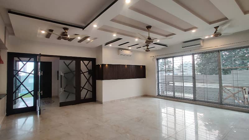 1 Kanal Full House With Basement Available Sale In DHA PHASE 6 LAHORE 10