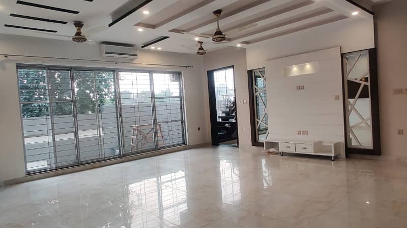 1 Kanal Full House With Basement Available Sale In DHA PHASE 6 LAHORE 11