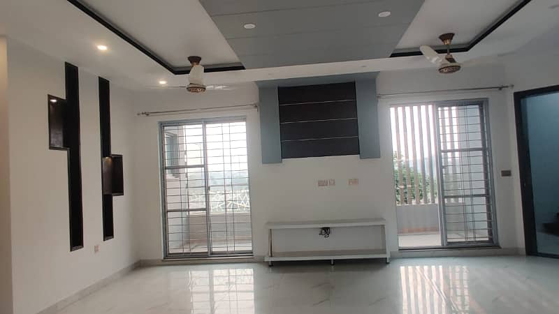 1 Kanal Full House With Basement Available Sale In DHA PHASE 6 LAHORE 29