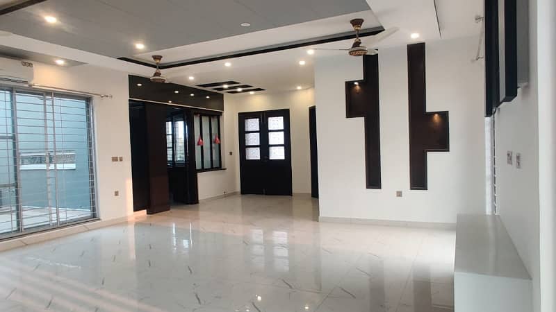 1 Kanal Full House With Basement Available Sale In DHA PHASE 6 LAHORE 30