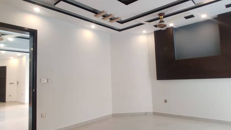 1 Kanal Full House With Basement Available Sale In DHA PHASE 6 LAHORE 33