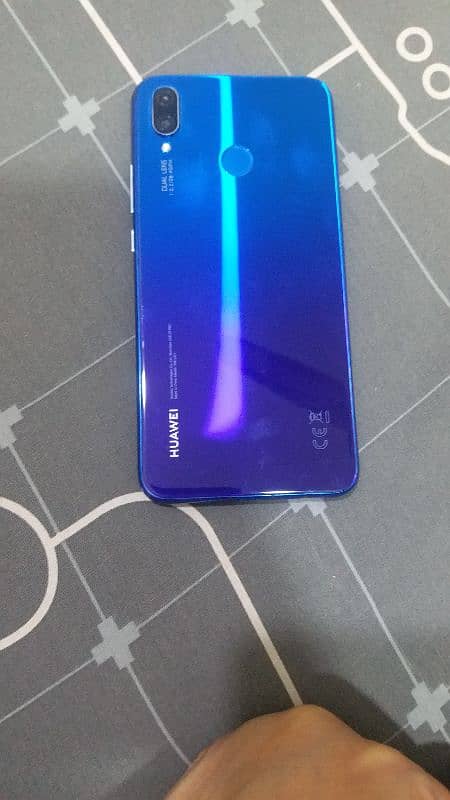 Huawei nova 3 i ,6 gb ram 128 gb rom 1