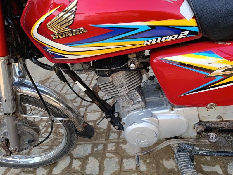 125 Honda 2019 model red color 4