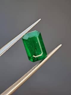 Natural Emerald 2.28 ct – Green Gemstone from Swat, Pakistan