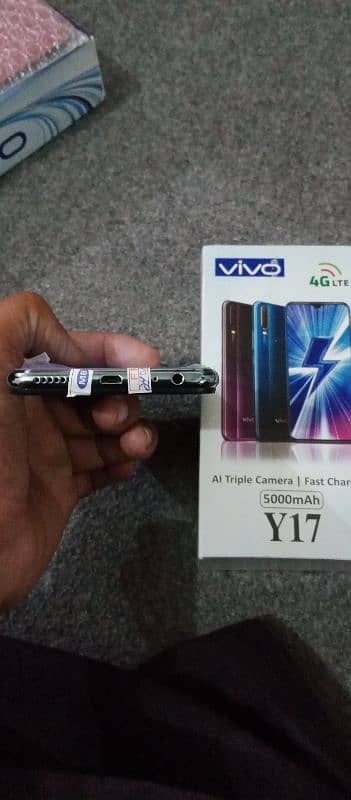 vivo y17 3