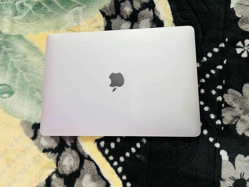 Macbook pro 2018 13inch 11