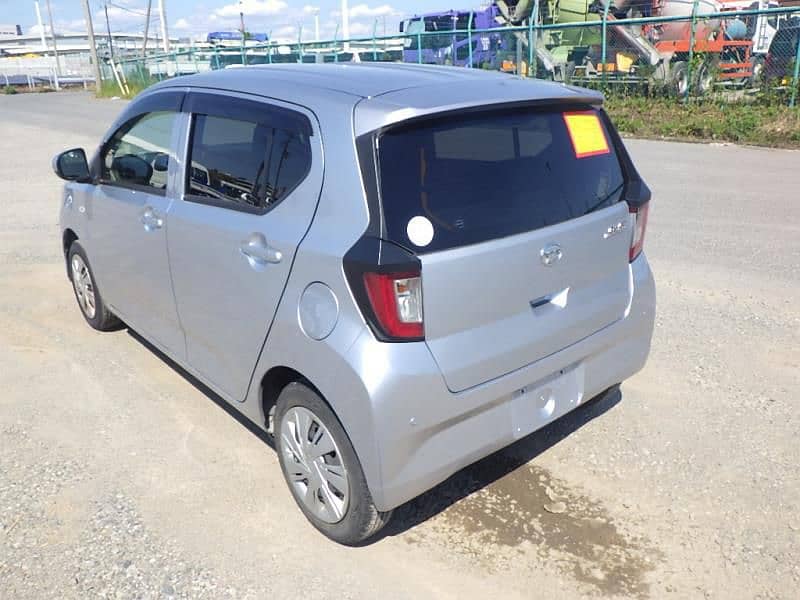 Daihatsu Mira 2021/2024 3