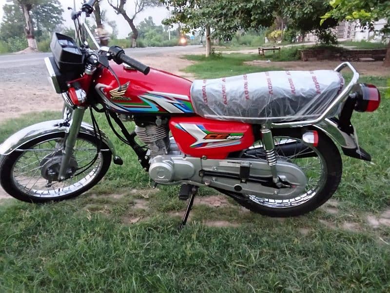 Honda 125 2023 4