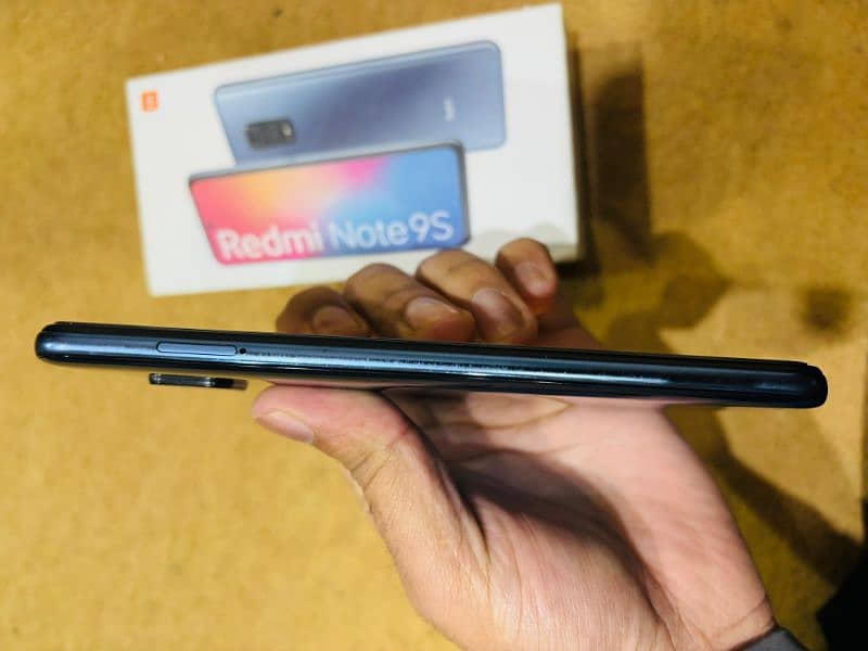 redmi note 9s  6+2ram-128room 8