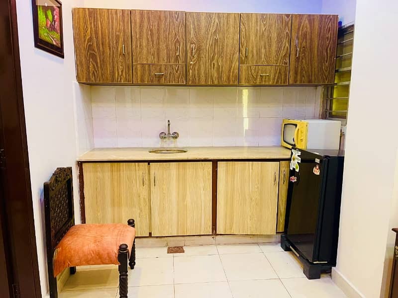 1 Bedroom Furnished Flat For Rent In Block H-3 Johar Town Lahore. 6