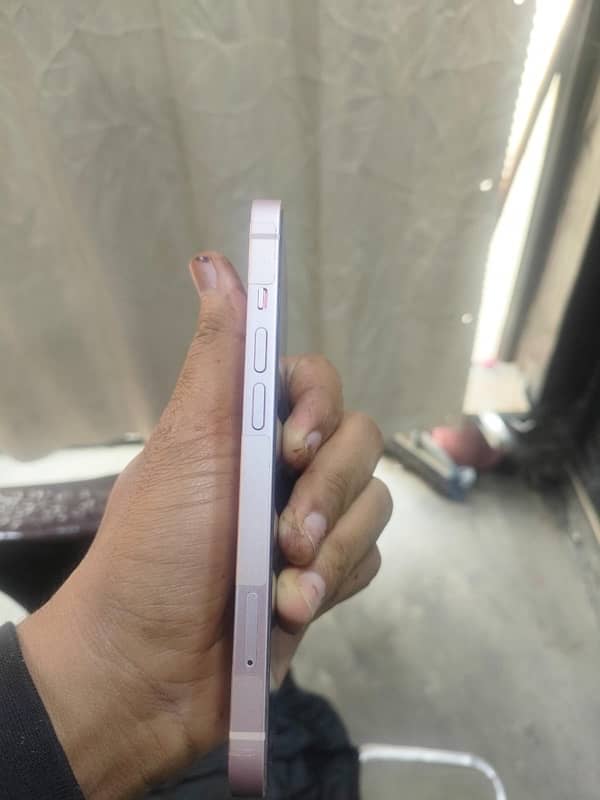 iPhone 13 jv Battery Health 99% Condition 10/10 1 month Apple Warranty 7