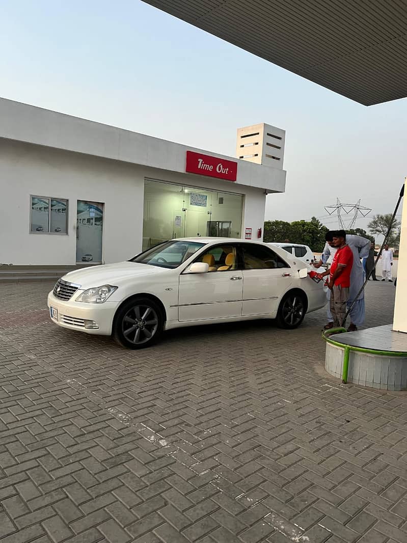 Toyota Crown Royal Saloon G 2007 4