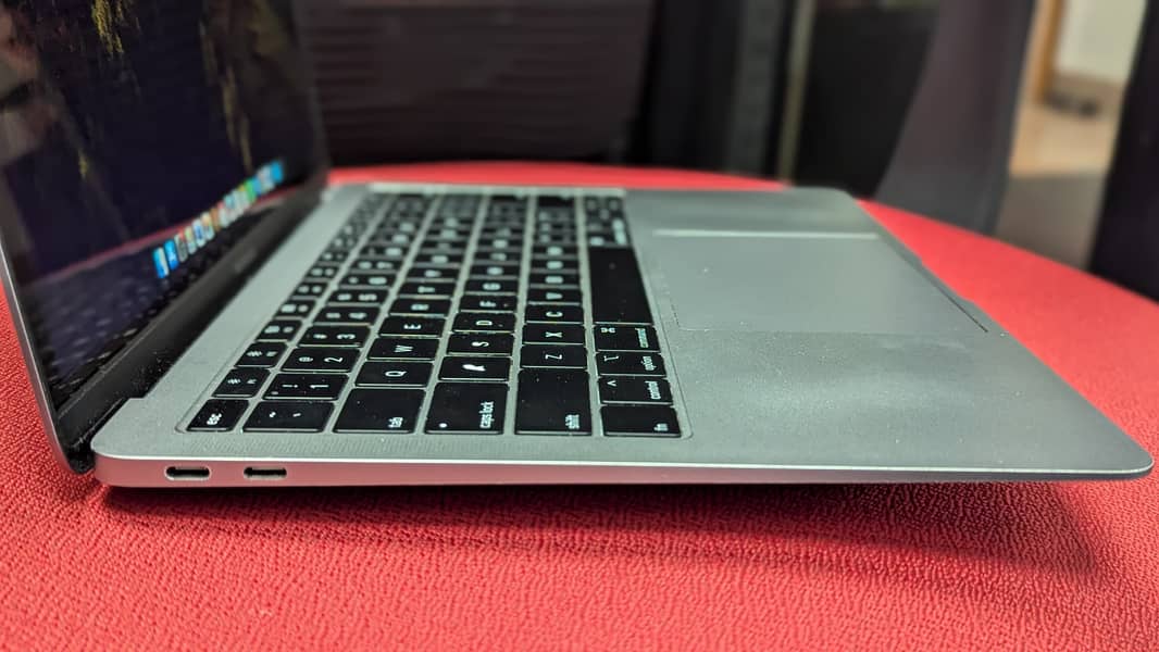 Apple Macbook air 2019 4