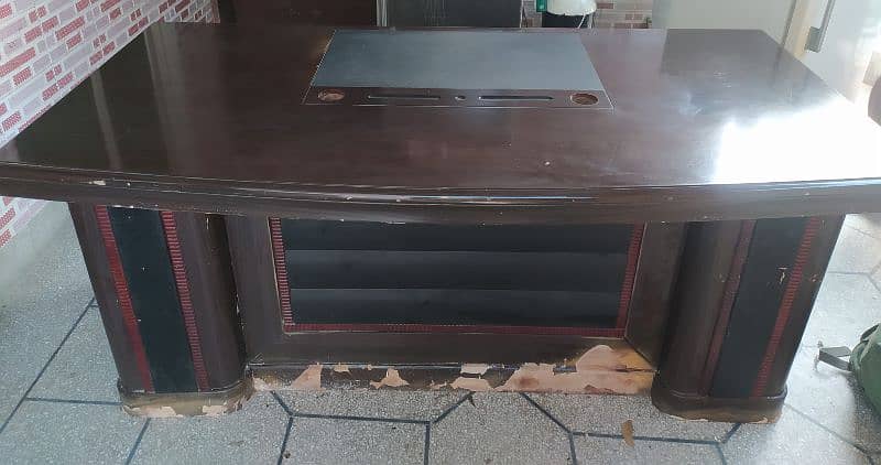 Office table for sale urgent 3