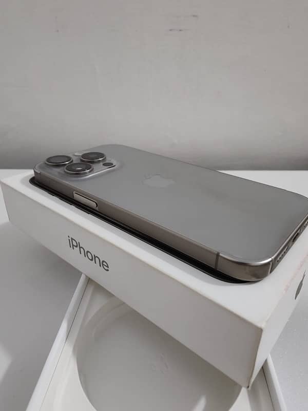 iPhone 15 Pro 256GB Factory Unlocked 5