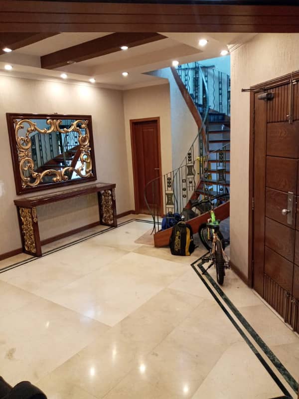 1 Kanal Owern Build Beautiful House Available For Sale DHA Phase 1 4