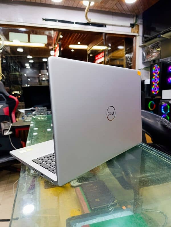 Dell inspiron 5593 core i 5 10 th gen 8gb 512 mx 230 2gb gpu 3