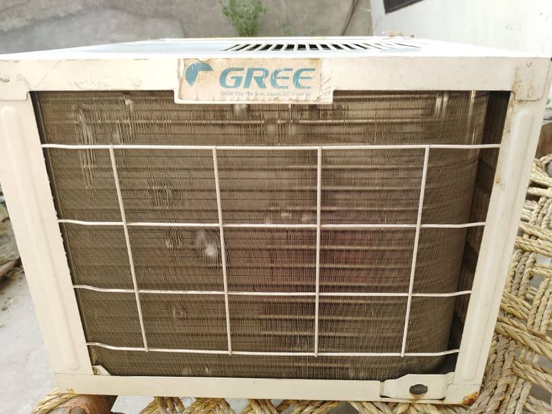 Gree DC inverter AC  minor used 4