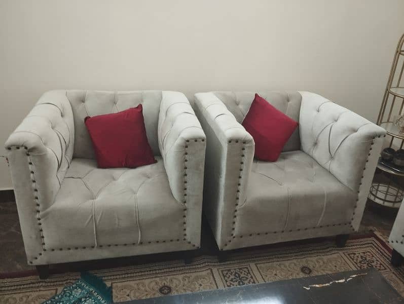 sofa set , rug, decoration pieces, table 4