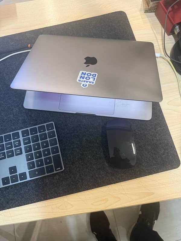 Macbook Pro 2020, 16 gb Ram, 512 GB Memory, 10/10, 1