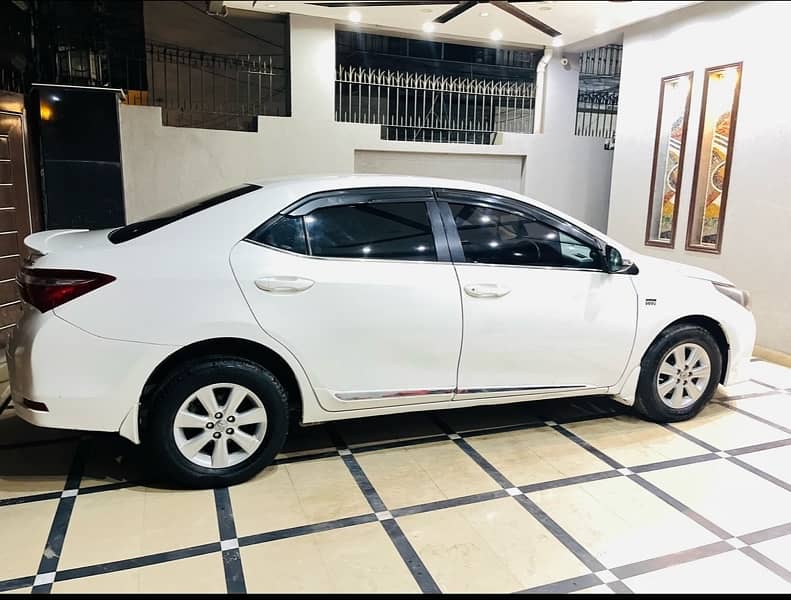 Toyota Corolla Altis 2017 1