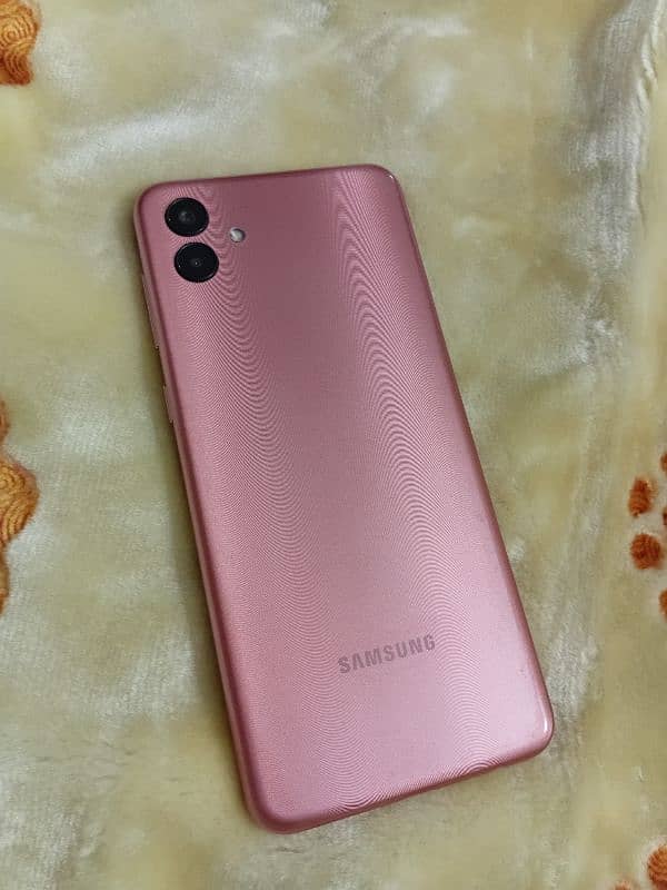 Samsung Galaxy A04 1