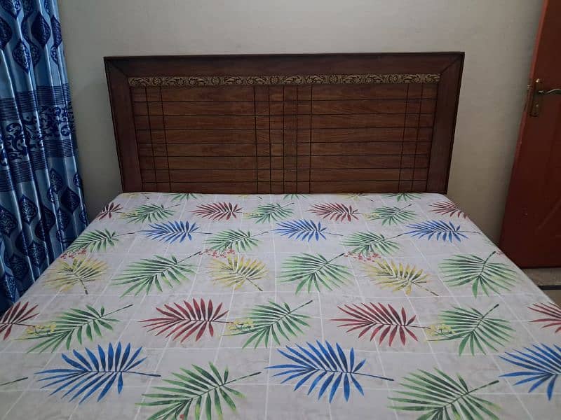 WOODEN BED 1