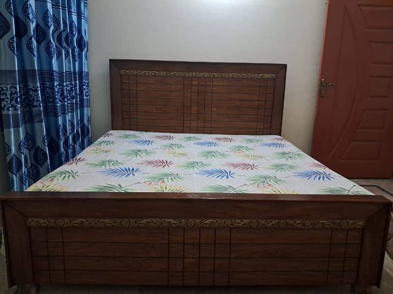 WOODEN BED 4